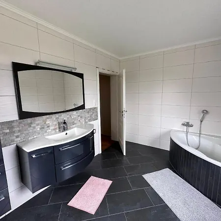 Ferienwohnung 1 - 120qm Апартаменты
